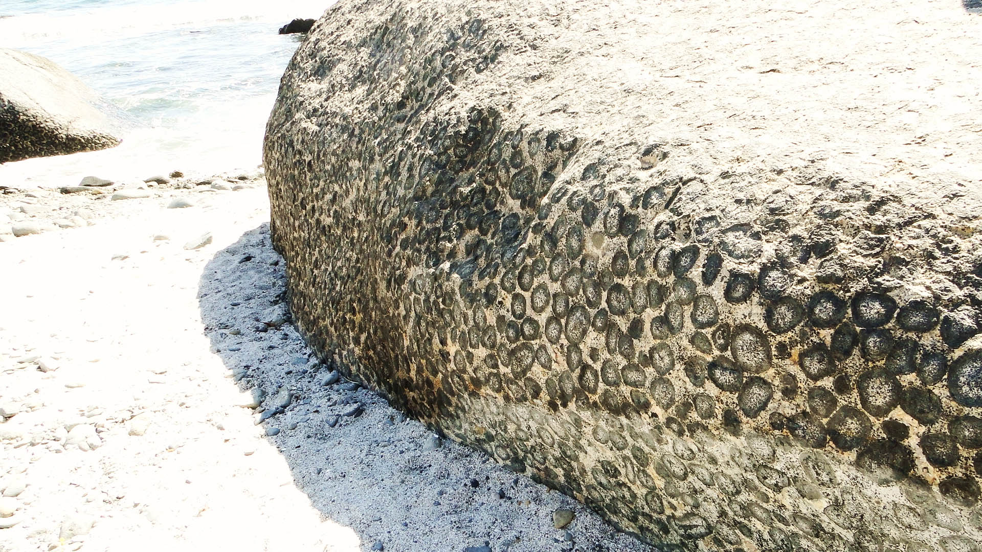Formaciones del Santuario de la Naturaleza Granito Orbicular en Caldera